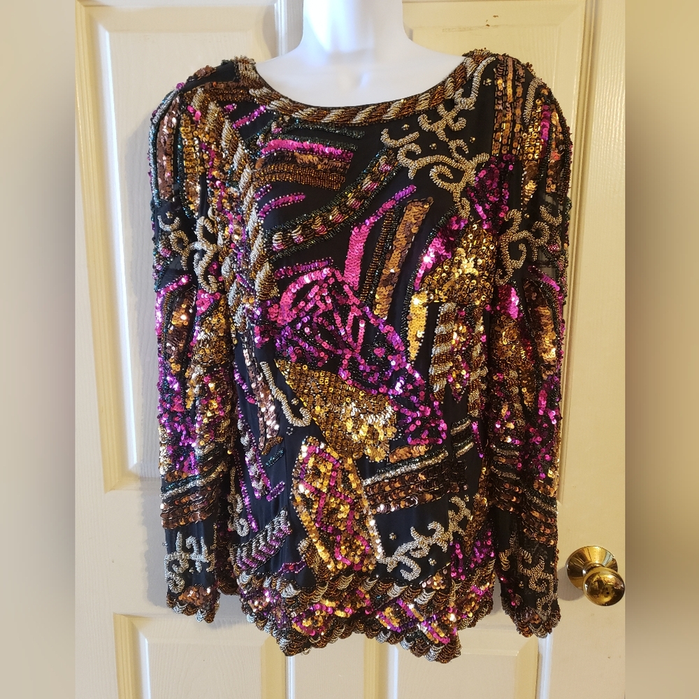 EUC Black Tie brand sequined top size Large